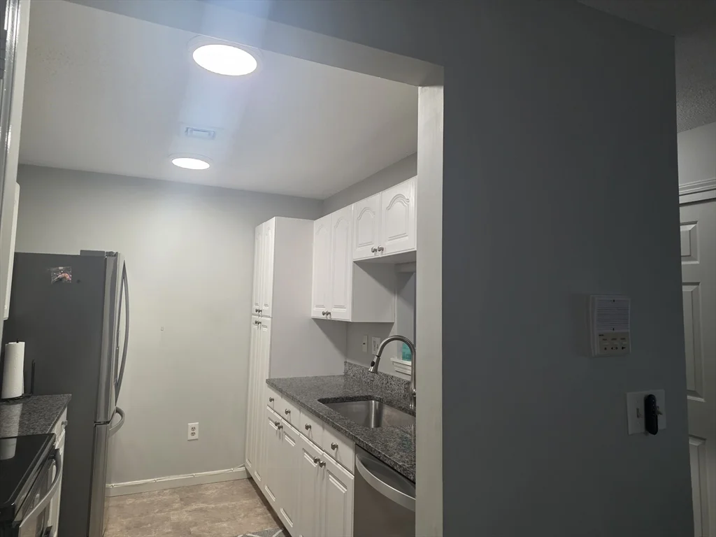 690 S Porter St, Manchester