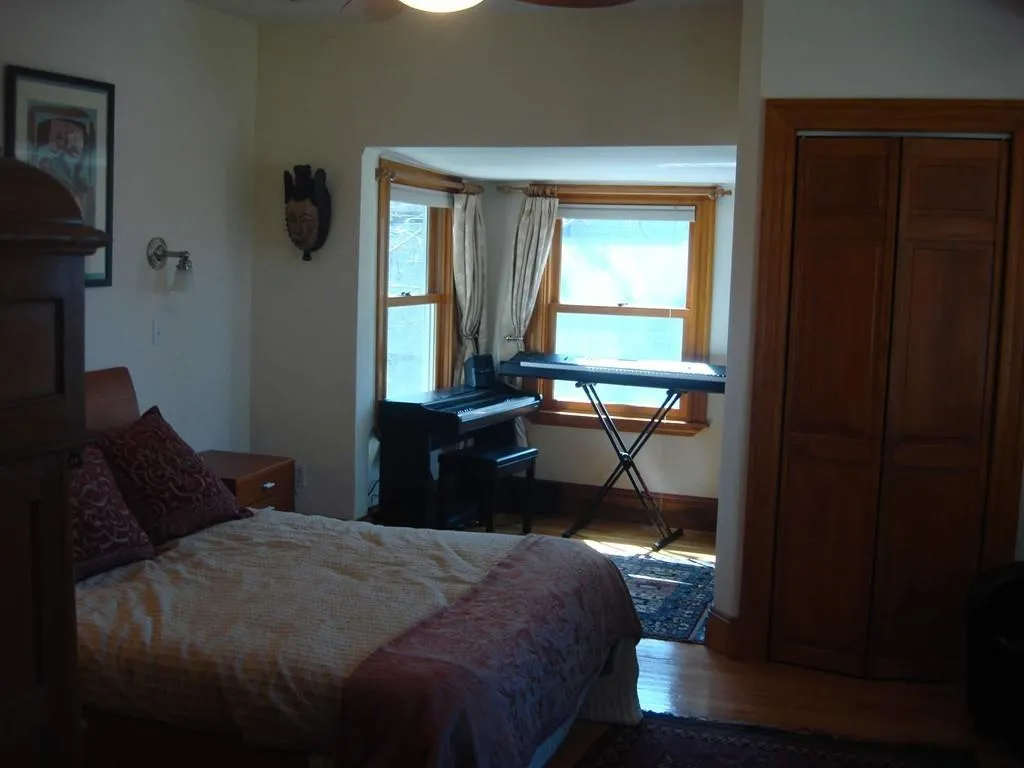 57 Pleasant St, Newton Centre