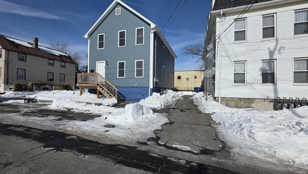 31 Hicks St, New Bedford