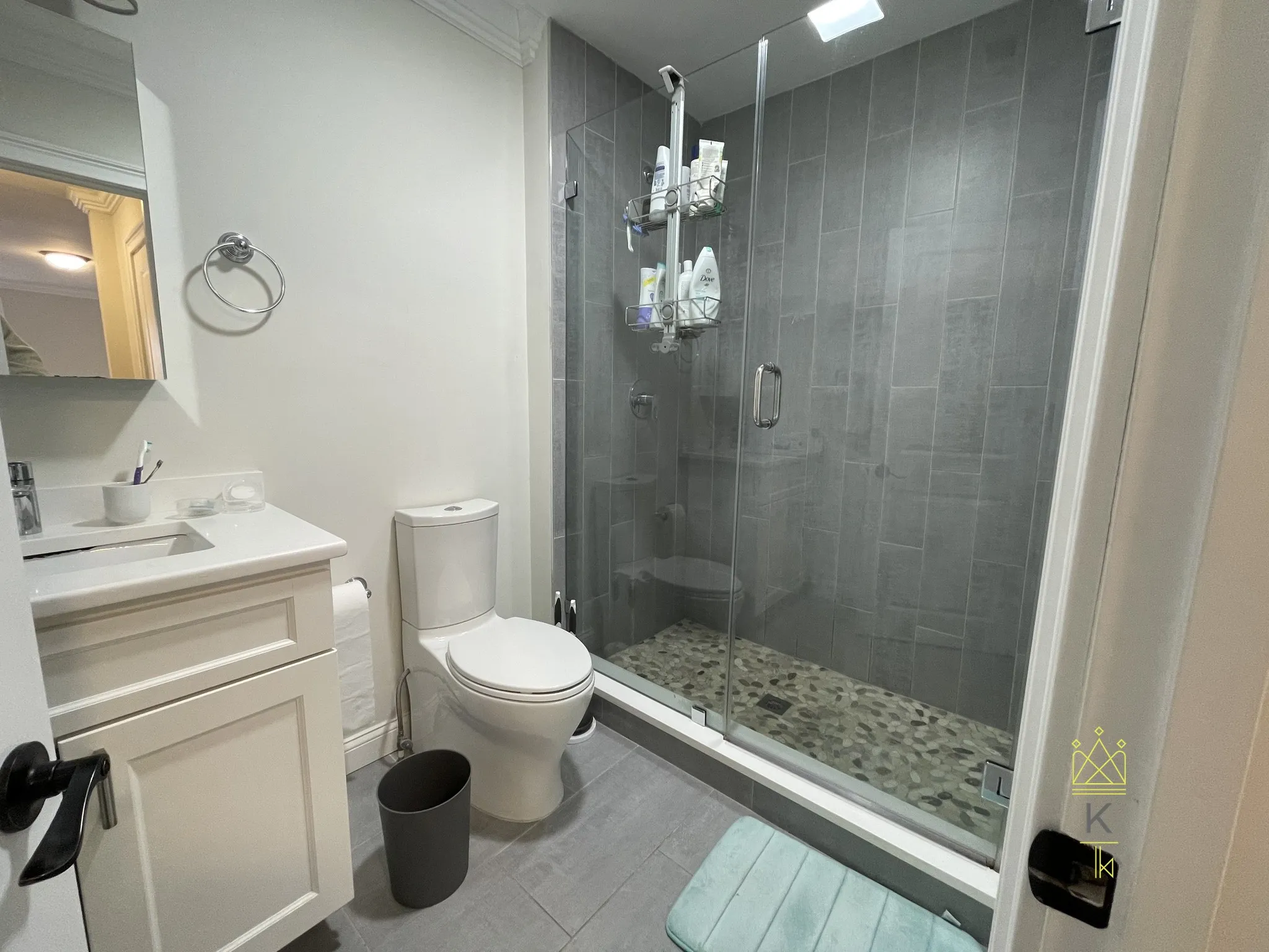 8 Nira Ave, Jamaica Plain