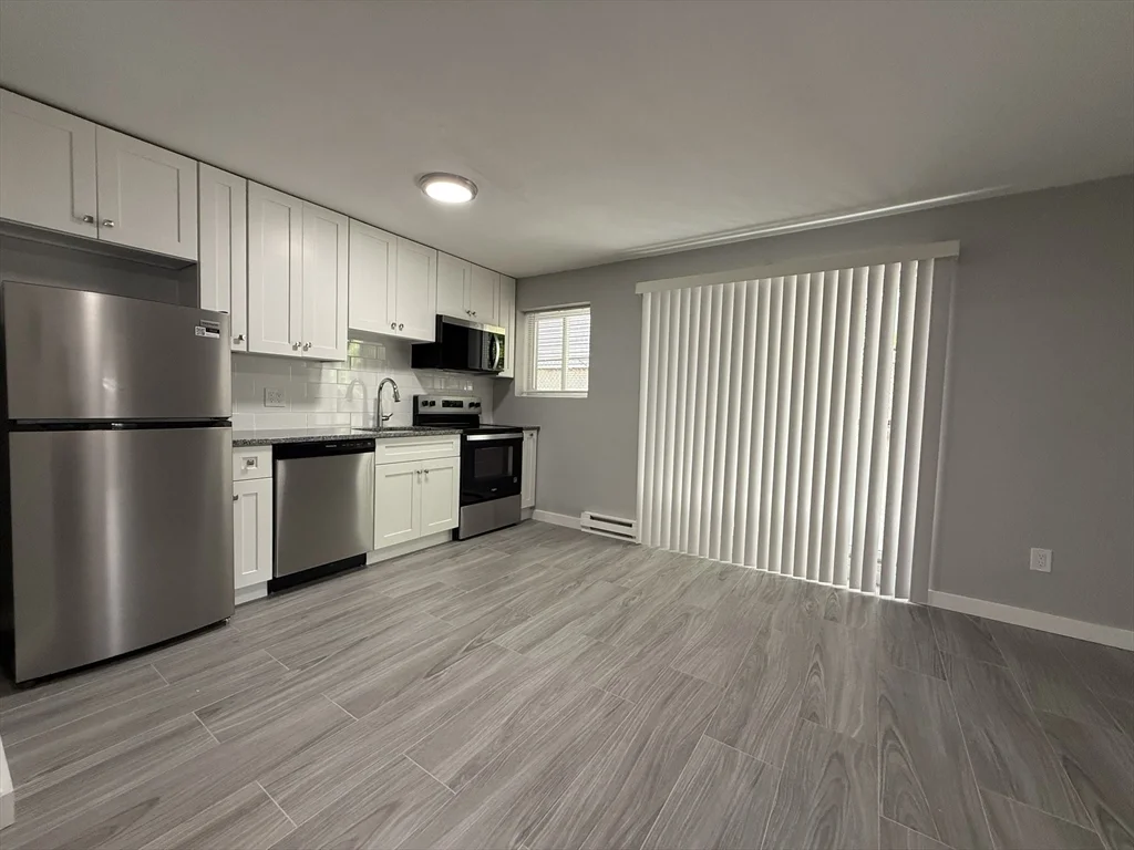565 Hyde Park Ave, Roslindale