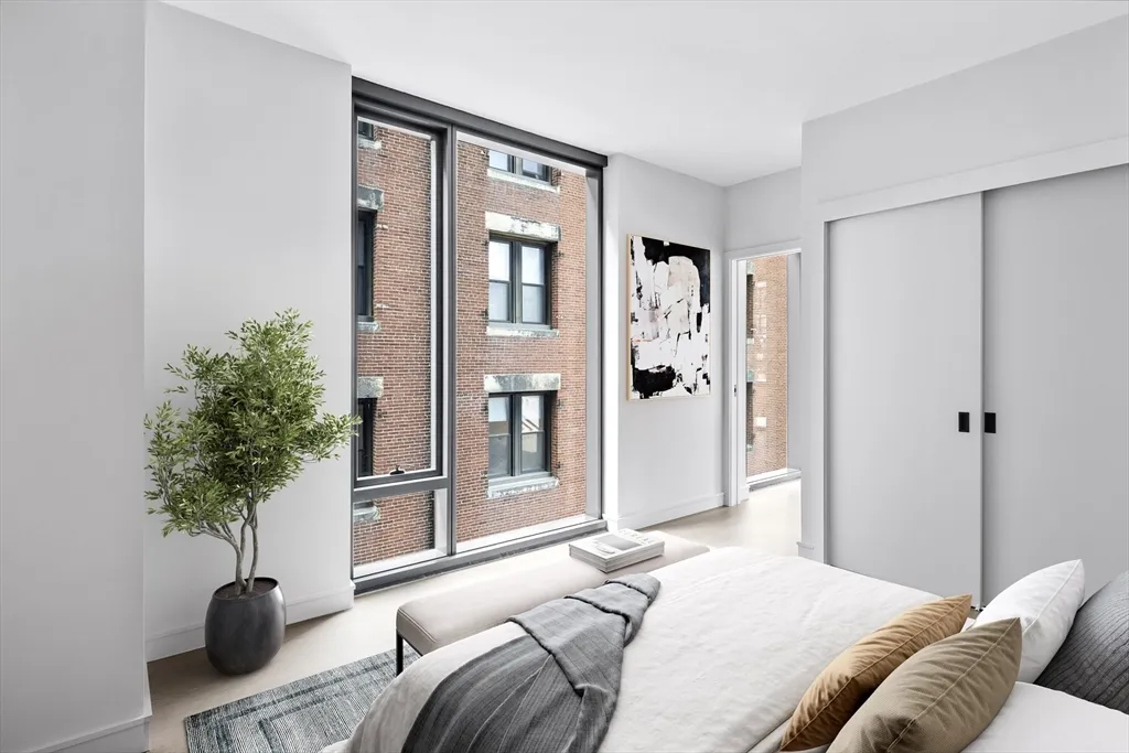 55 Lagrange, Downtown