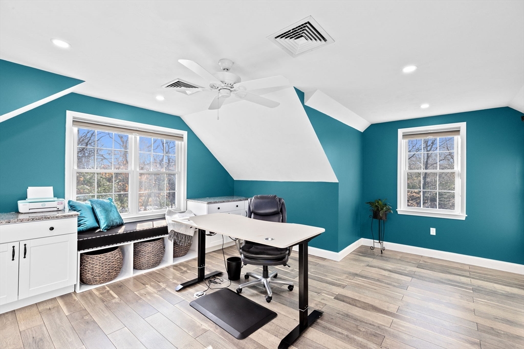 13 King Philip Way, East Freetown
