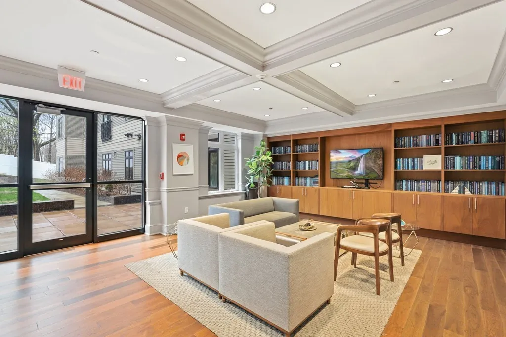 1501 Commonwealth Ave, Brighton