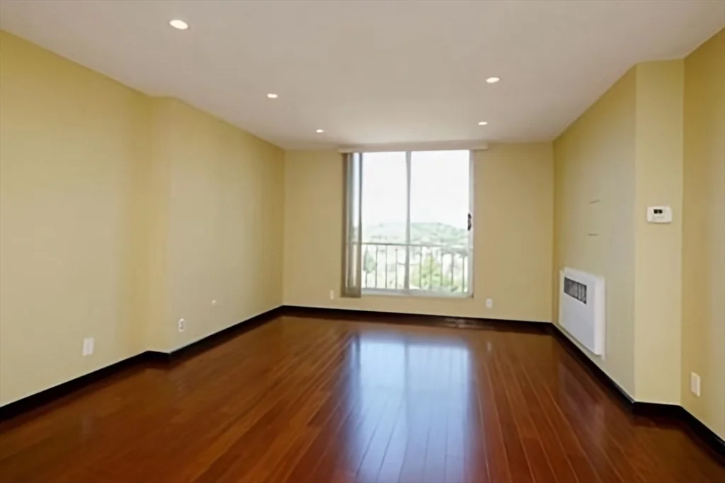 33 Pond Ave, Brookline Village