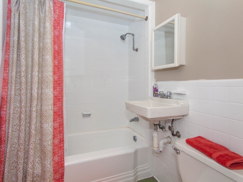 1064 Beacon St, Brookline