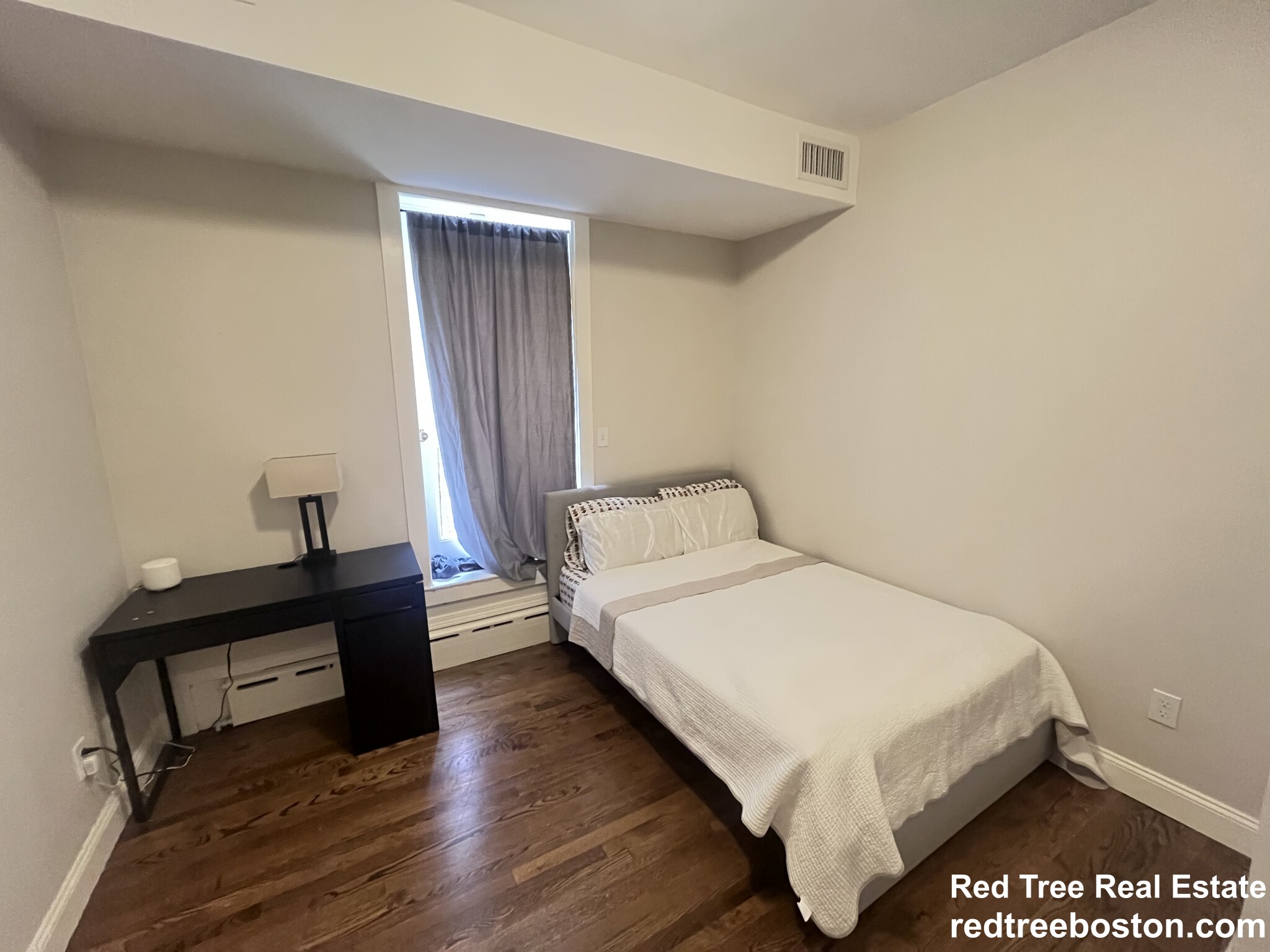 1712 Beacon St, Brookline