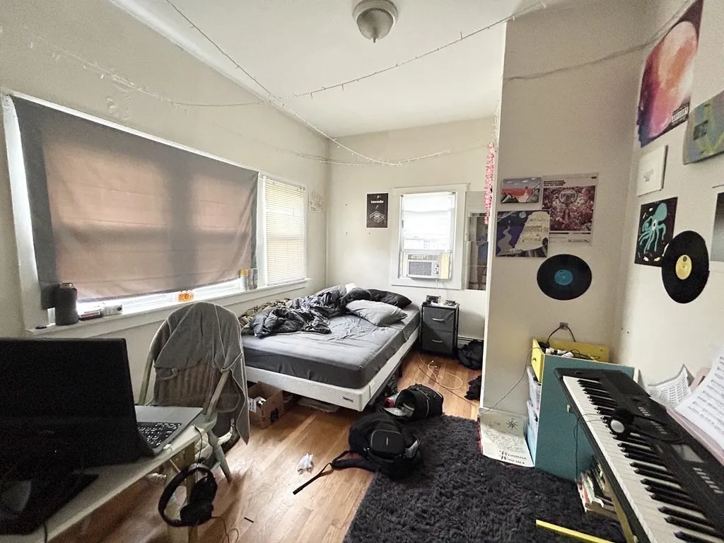 72 Calumet St, Boston