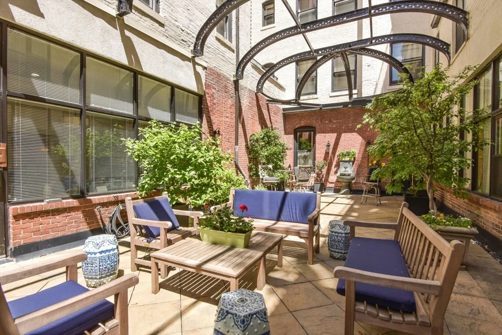 416 Commonwealth Ave, Back Bay