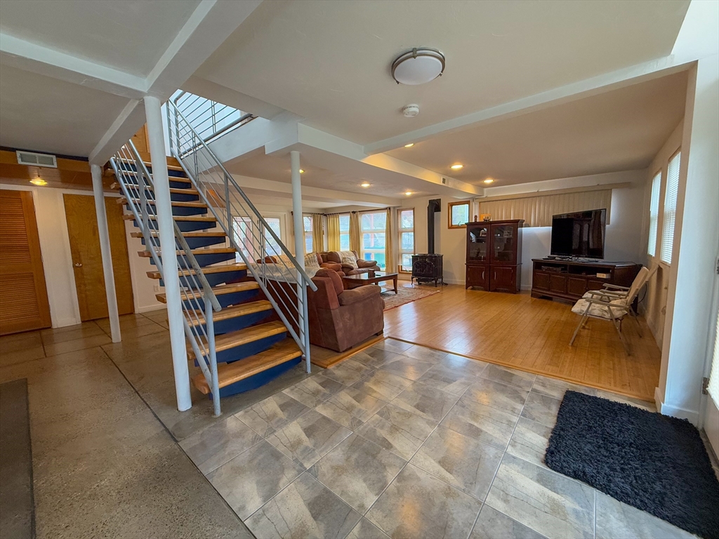 5 Avondale Ave, Billerica