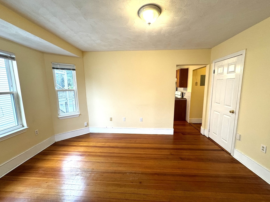 4057 Washington St, Roslindale