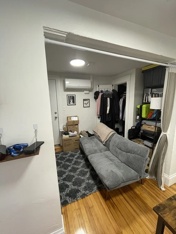 7 Main St, Foxboro