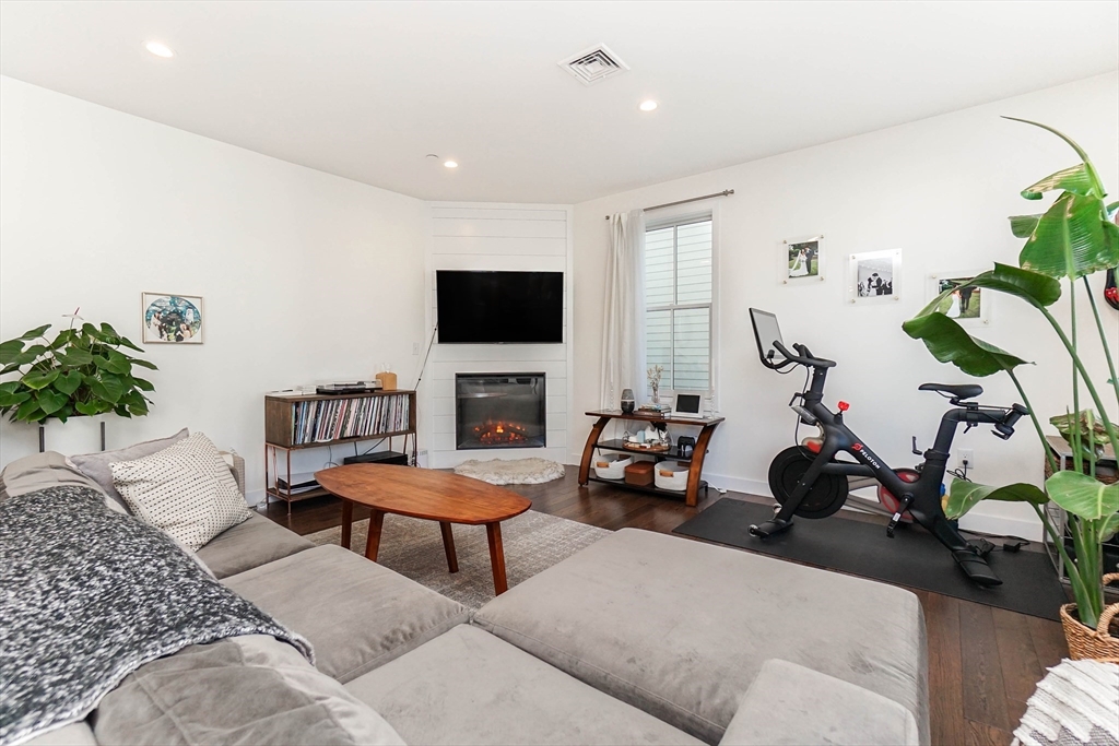 213 East Eagle St, East Boston