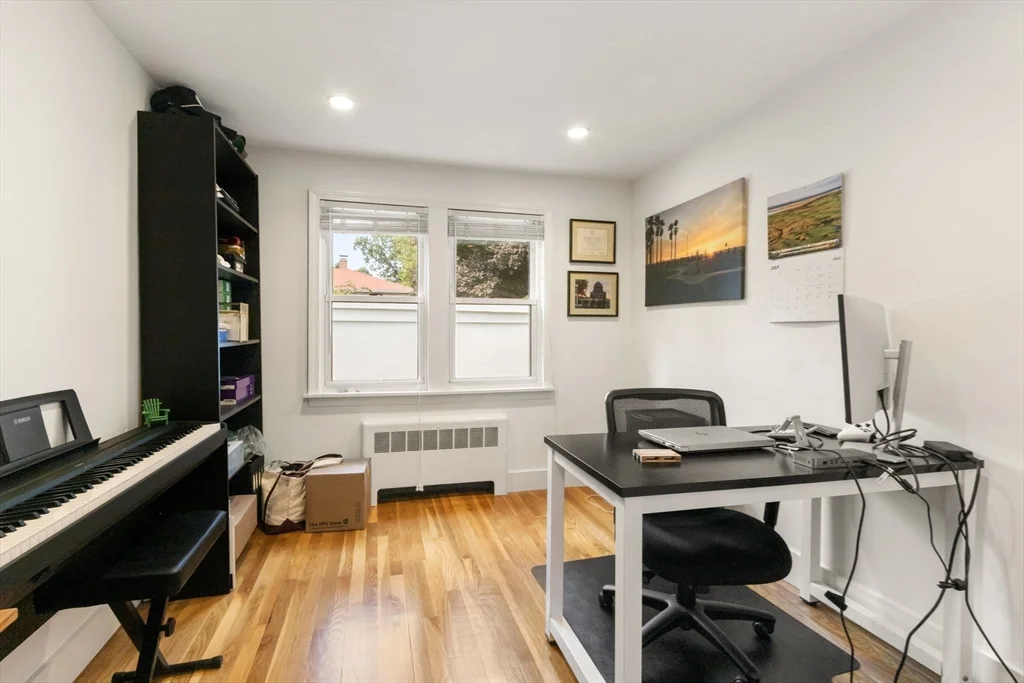 177 Faneuil St, Oak Square