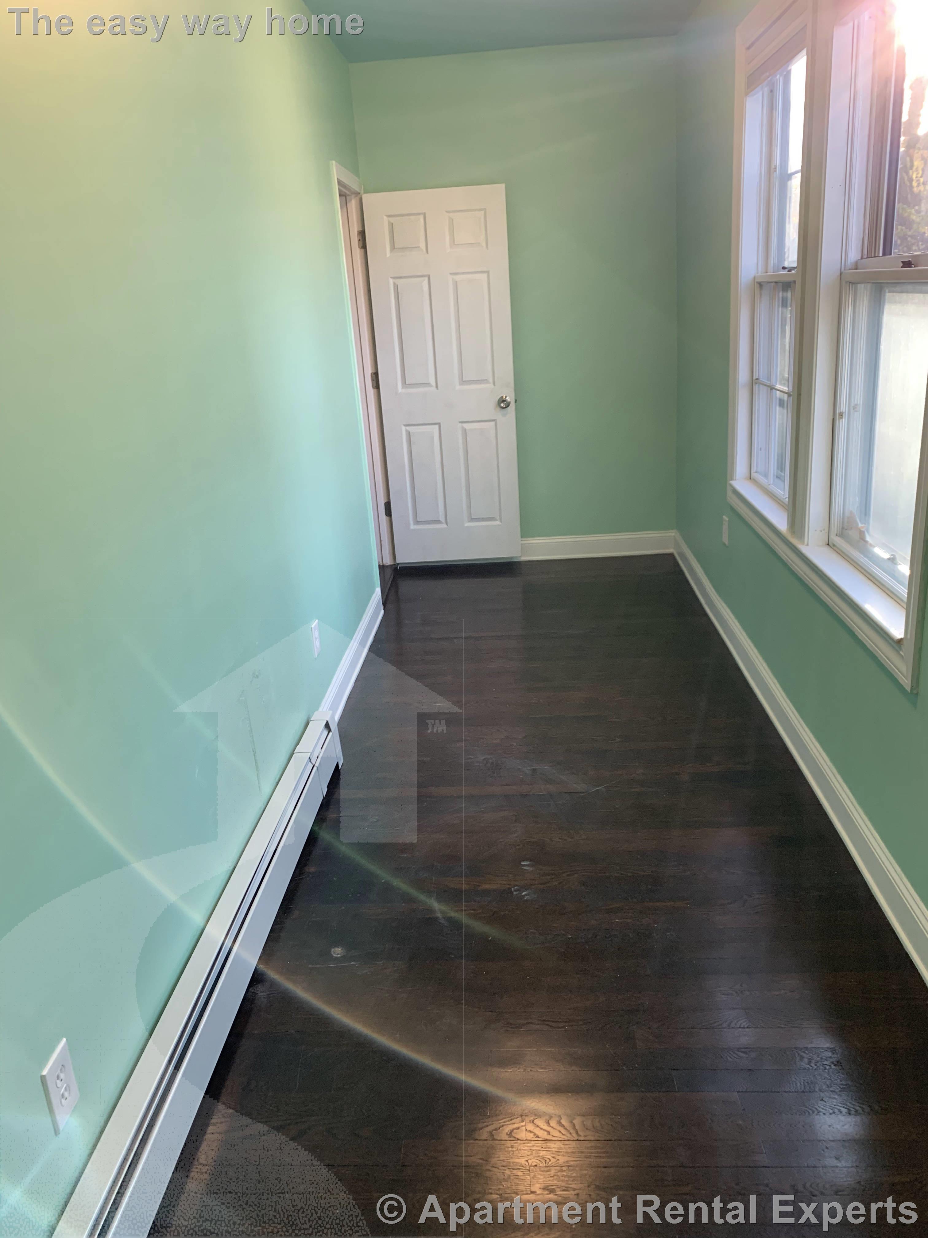 53 Oakland St, Medford Square