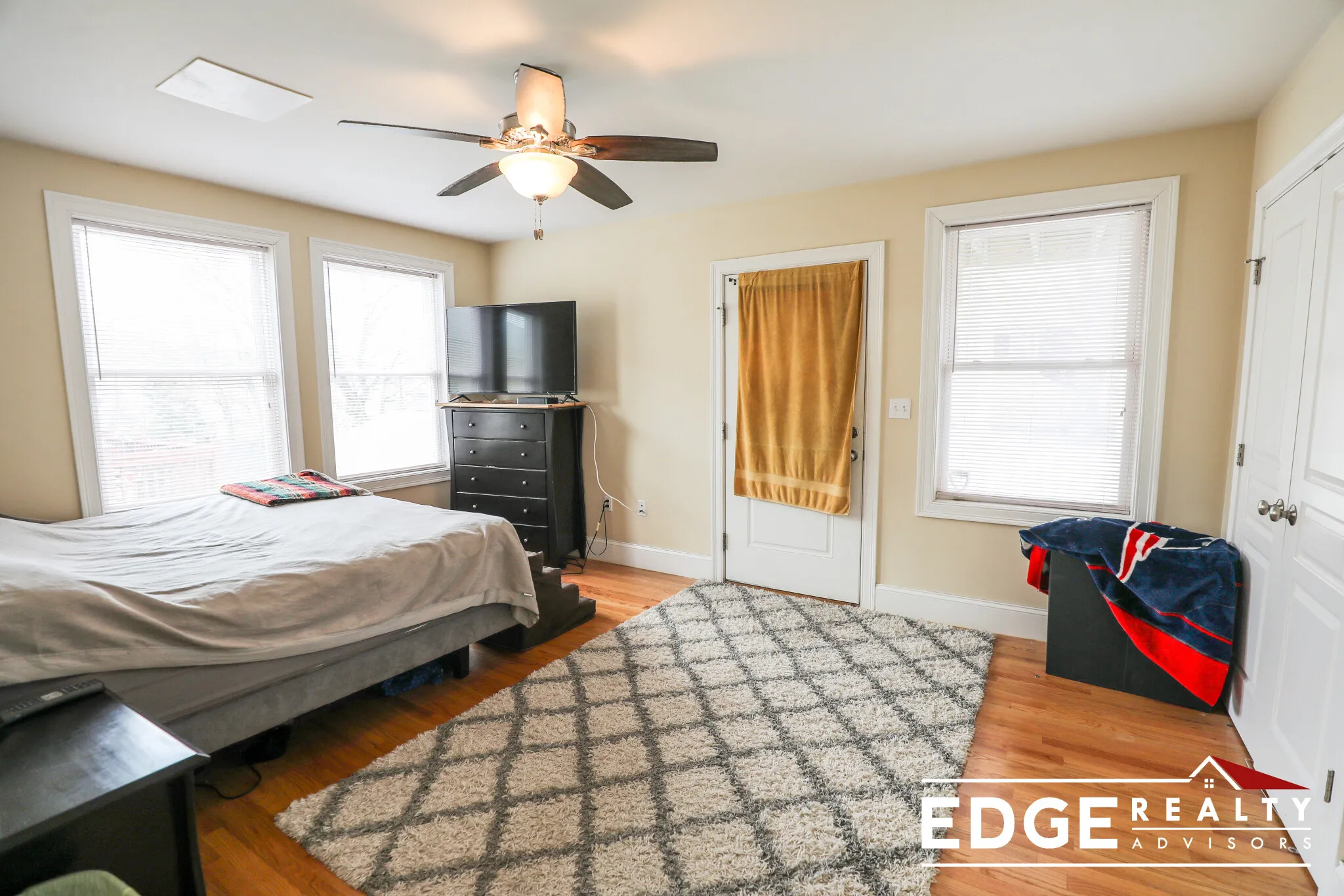 54 Atkins St, Oak Square