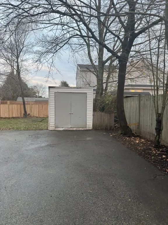 78 Summer St, Weymouth