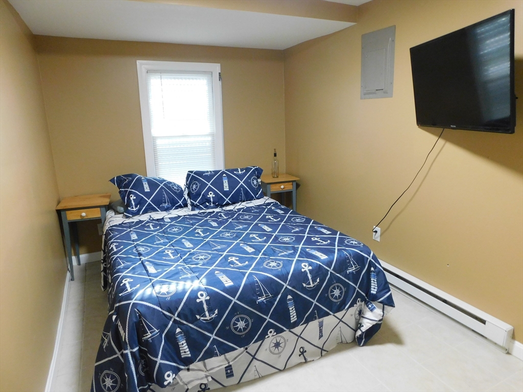 16 Thirteenth St, Wareham