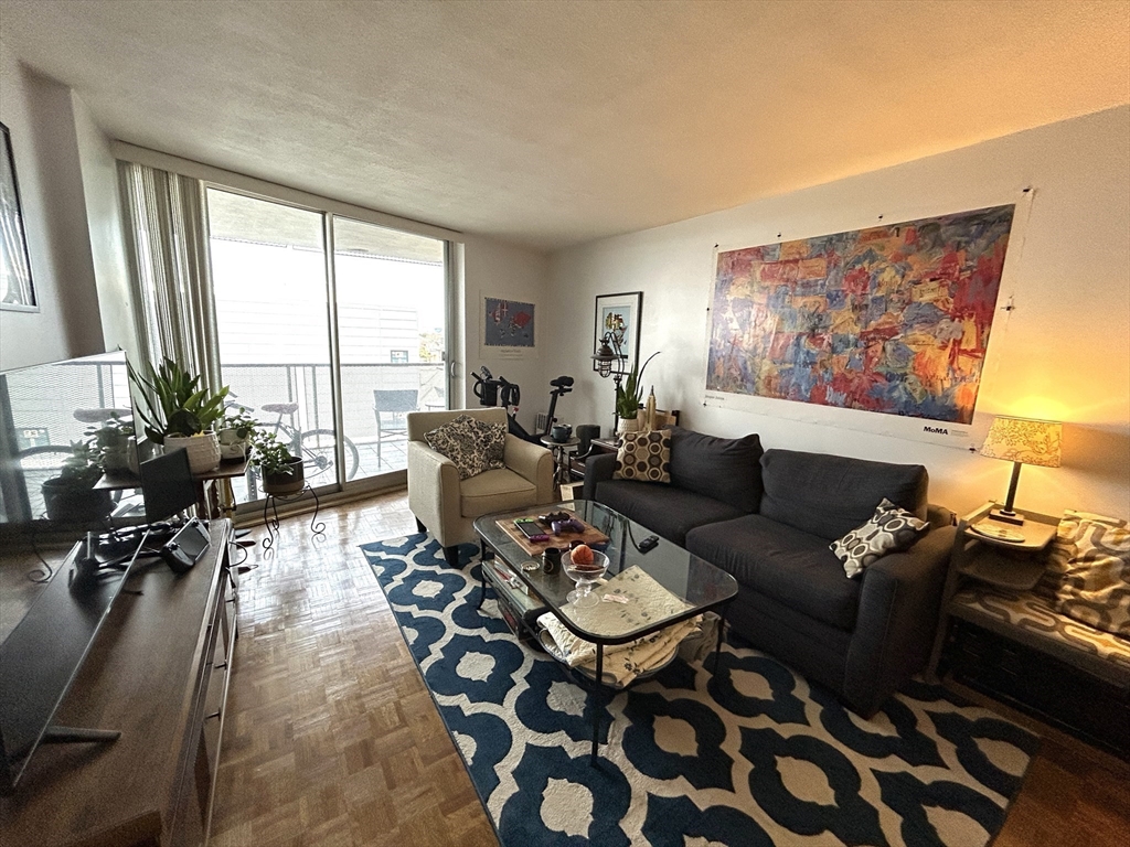 19 Winchester St, Coolidge Corner