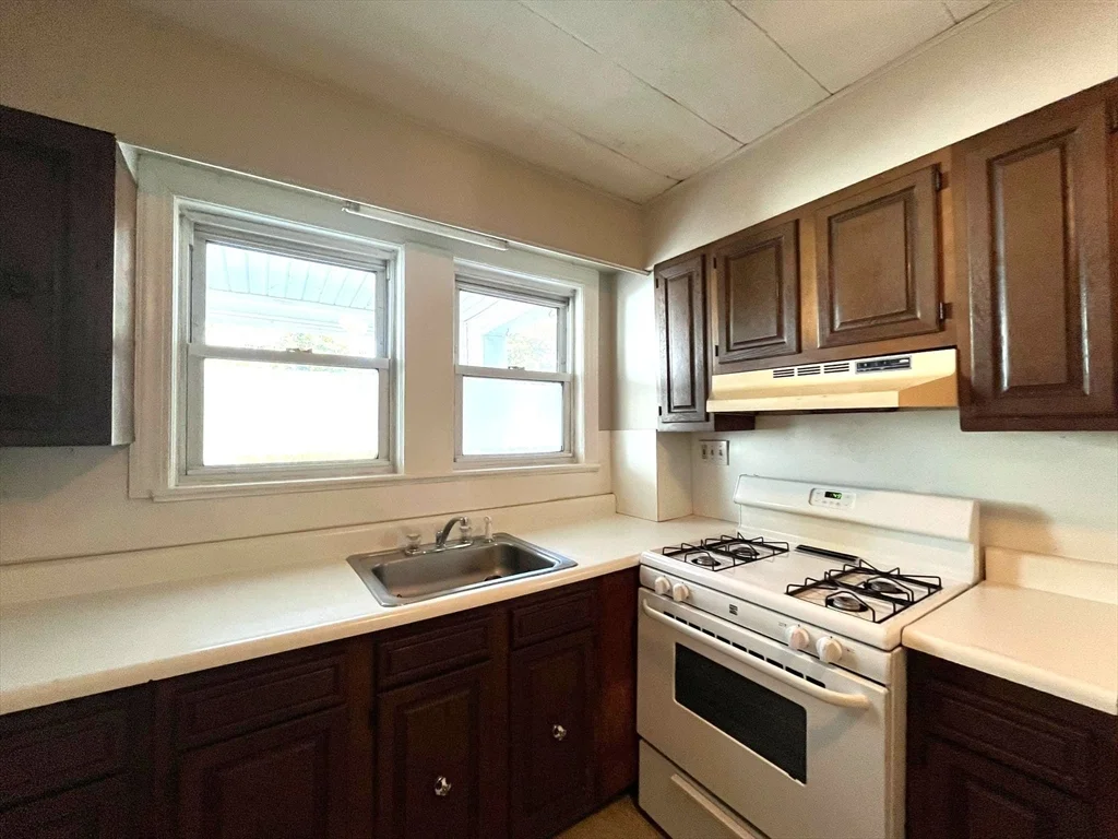 105 Shore Dr, Ten Hills