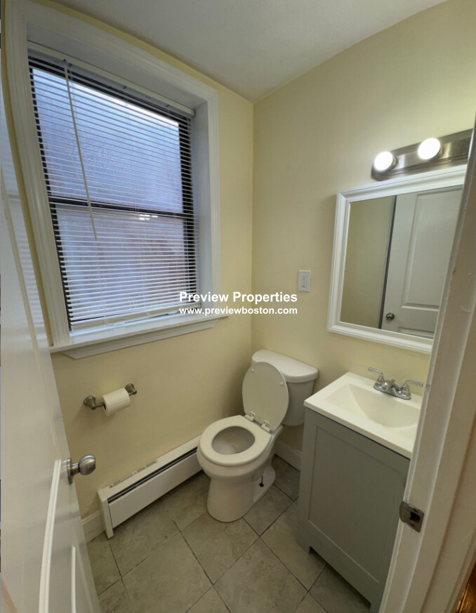 31 Chelsea St, East Boston