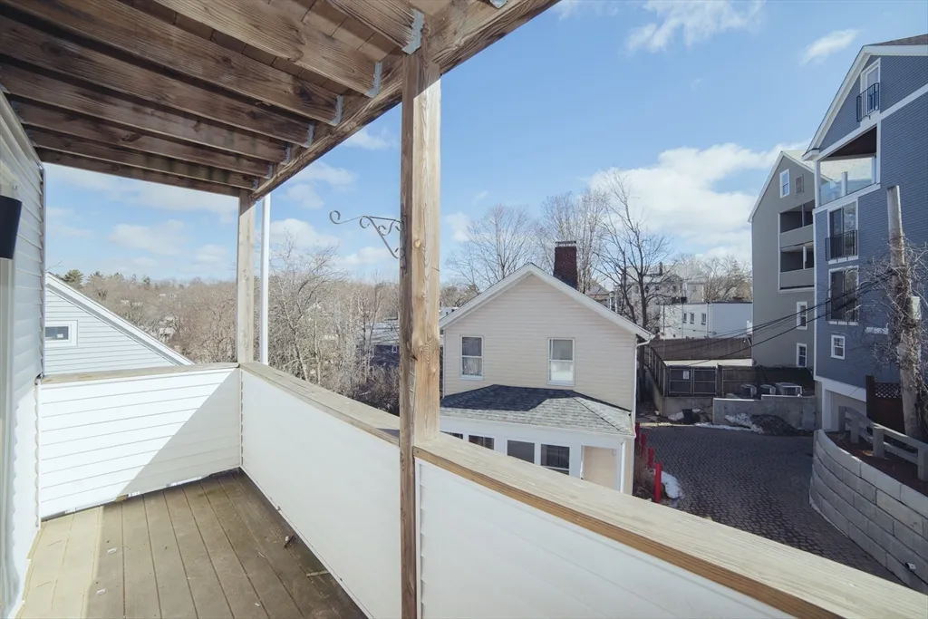 10 Duffley Ct, Chestnut Hill