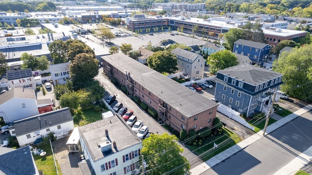 146 Willow St, Waltham