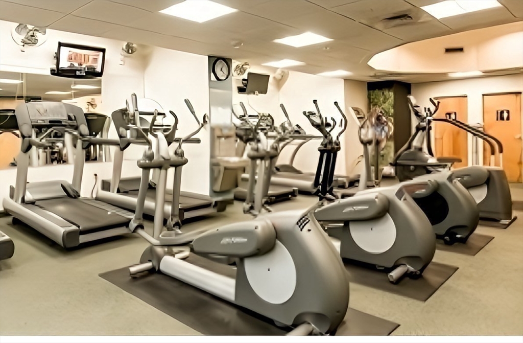 33 Pond Ave, Brookline Village