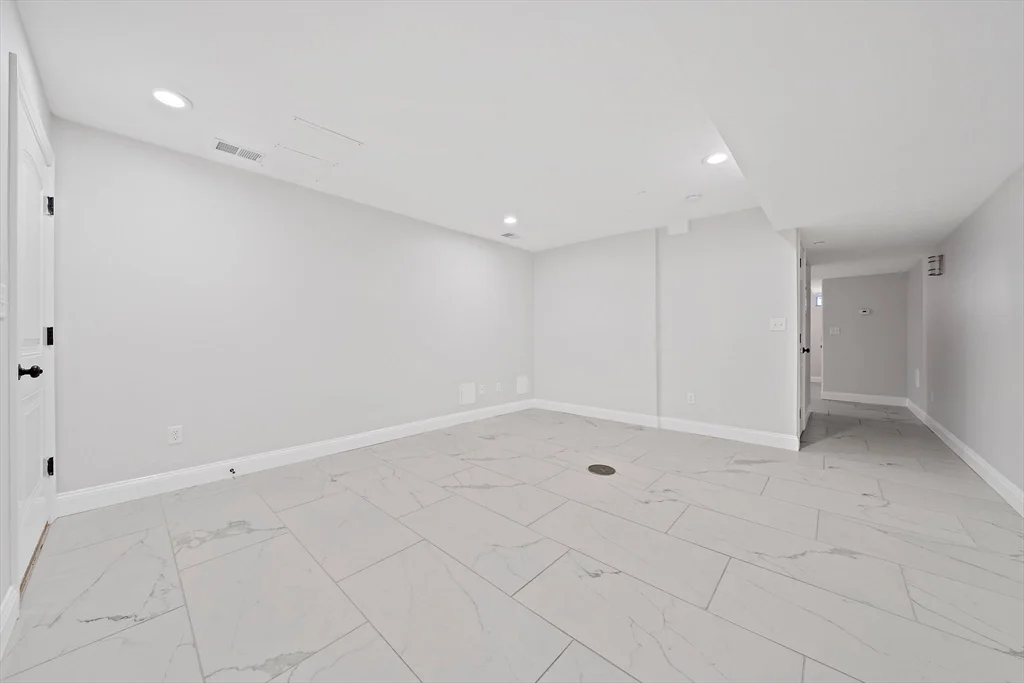 479 Sherman St, Canton