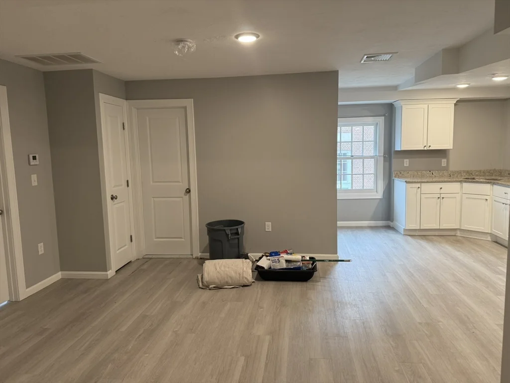 10 Leyden St, Plymouth