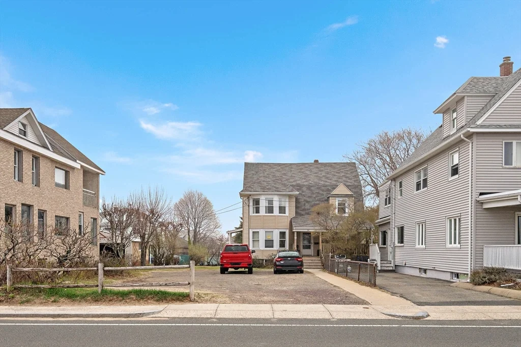 97 Winthrop Shore Dr, Winthrop Beach