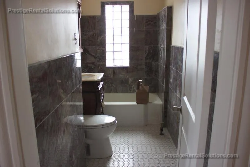 120 Gladstone St, East Boston