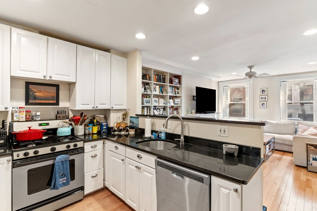 39 Grove St, Beacon Hill