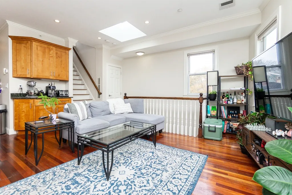 55 Kelly Rd, Cambridgeport