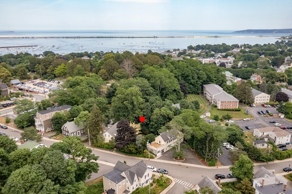 44 Russell St, Downtown