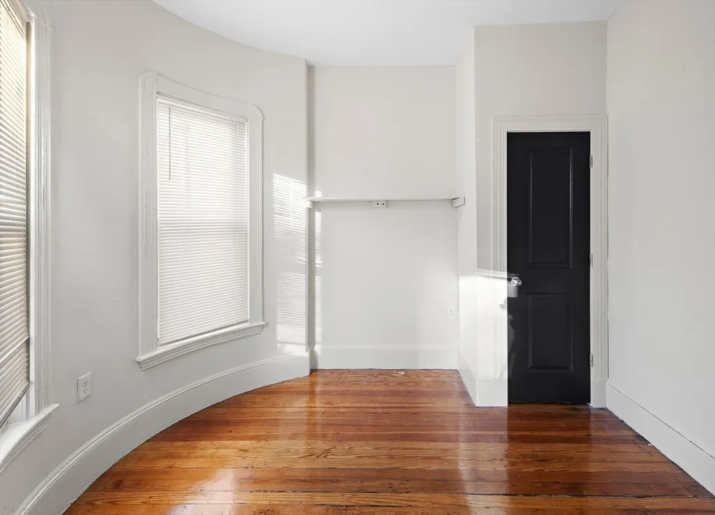 53 Copeland St, Roxbury