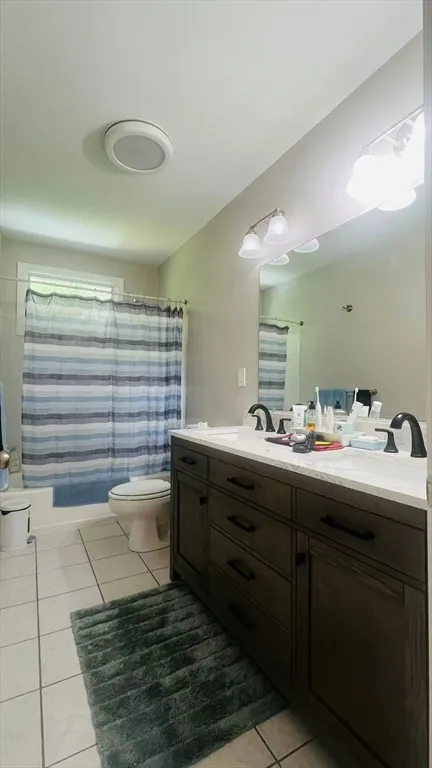 29 Burke Ln, Wellesley