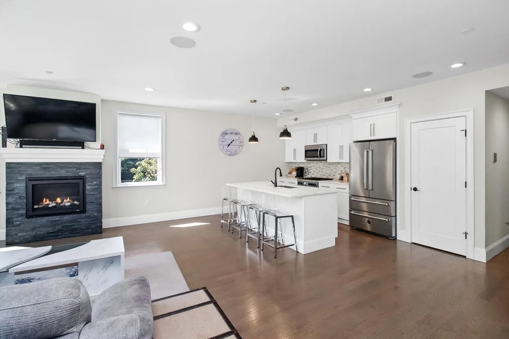 2 Elm St, Dorchester