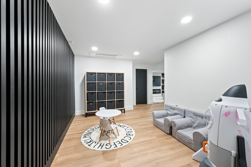 86 Pioneer Trail, Plymouth