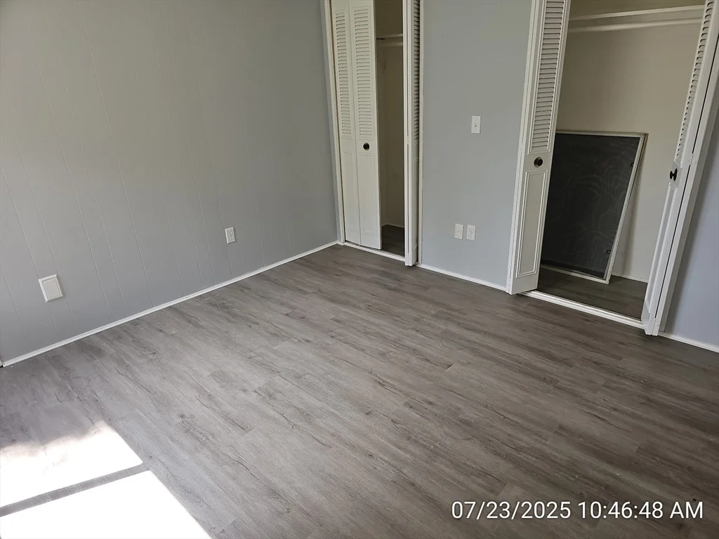 8 New Plainville Rd, New Bedford