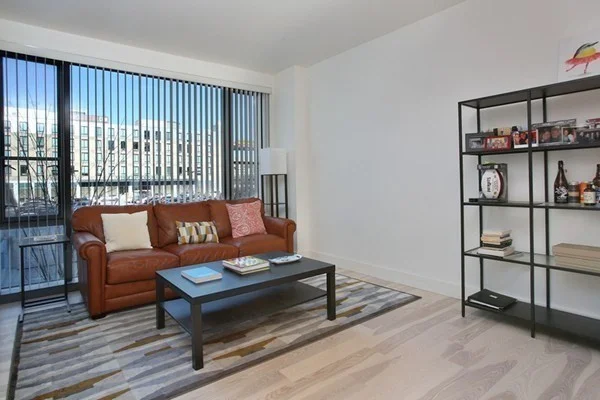 32 Traveler St, South End