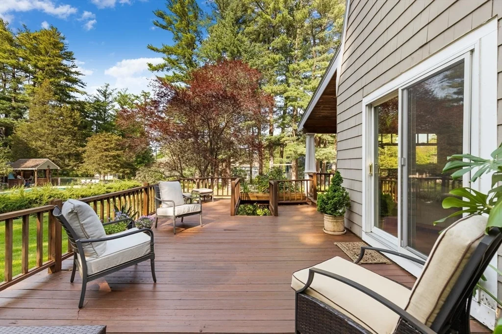 368 Main St, Lynnfield