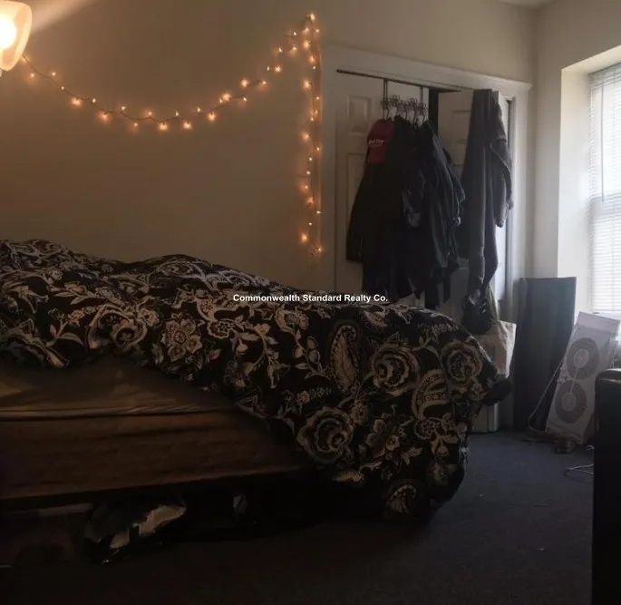 829 Beacon St, Fenway