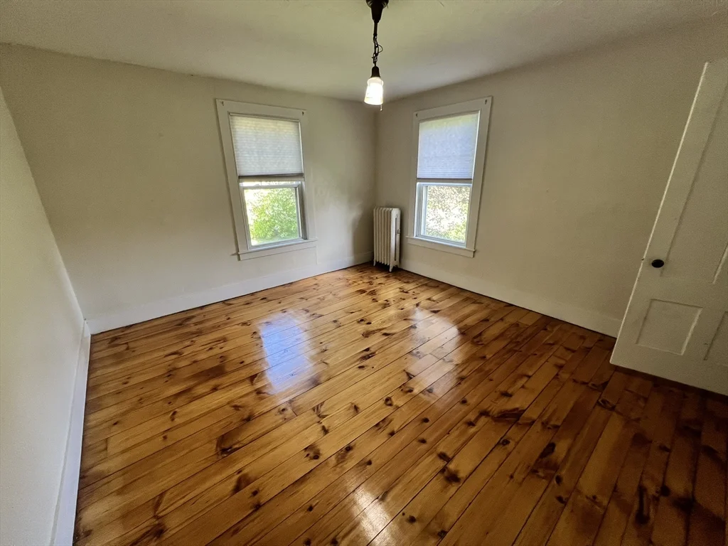 986 South East St, Amherst