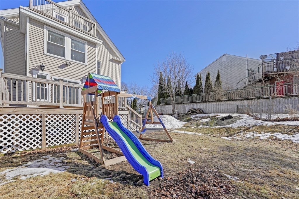4 Champlain Rd, Salem