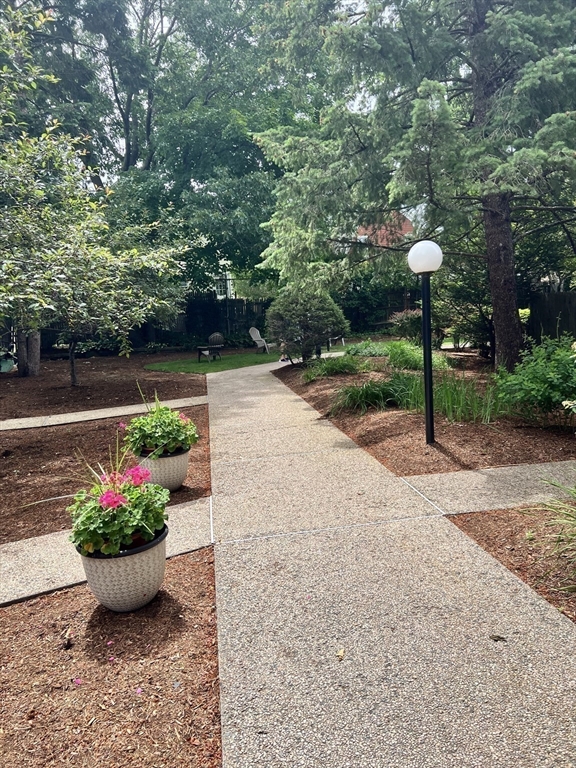 10 Weston Ave, Quincy