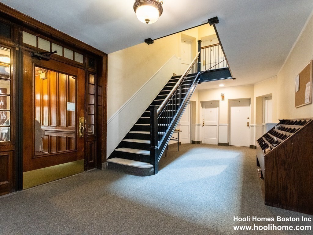 21 Chauncy St, Neighborhood Nine