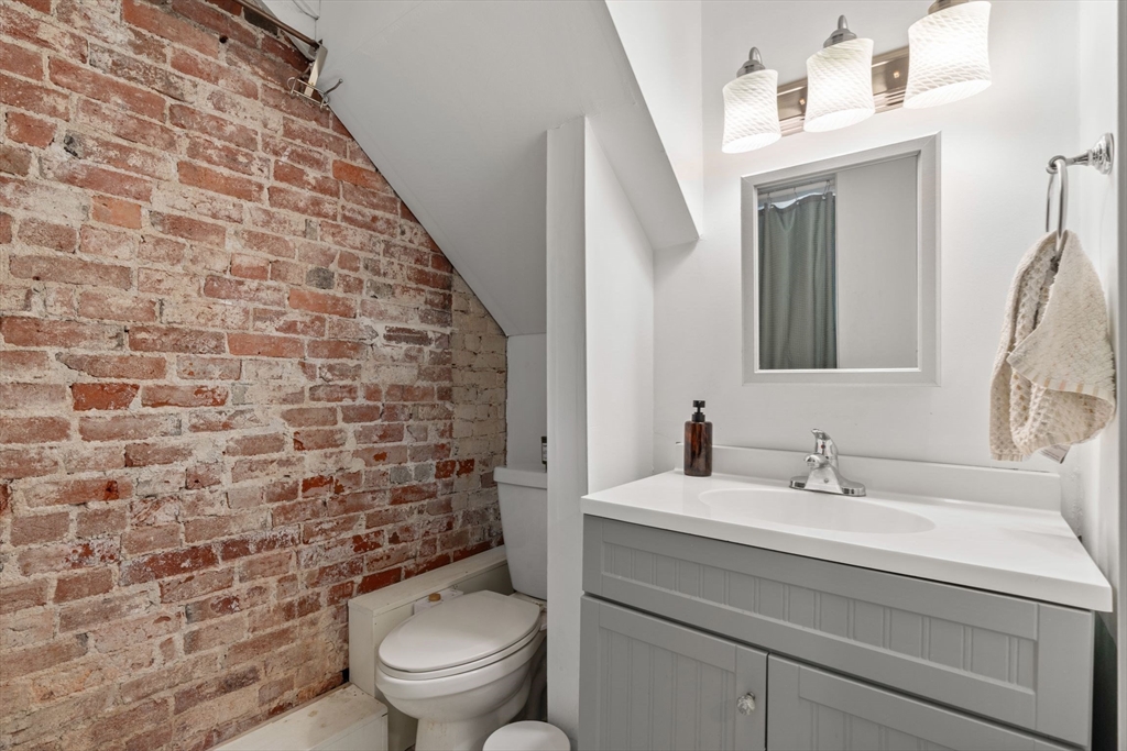 12 Colebrook St, South Boston