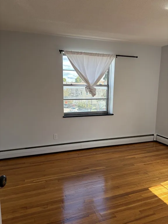 685 Moody St, Waltham