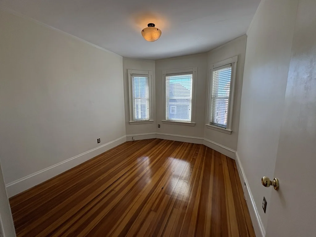 62 Ibbetson St, Davis Square